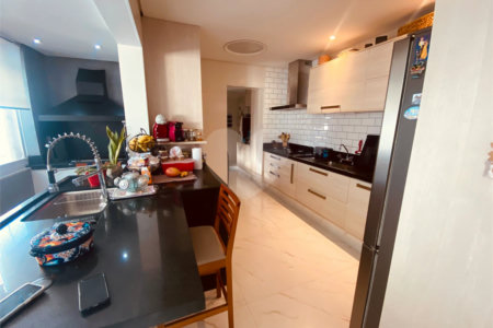 Apartamento à venda com 3 suítes em Vila Floresta, Santo André, SP