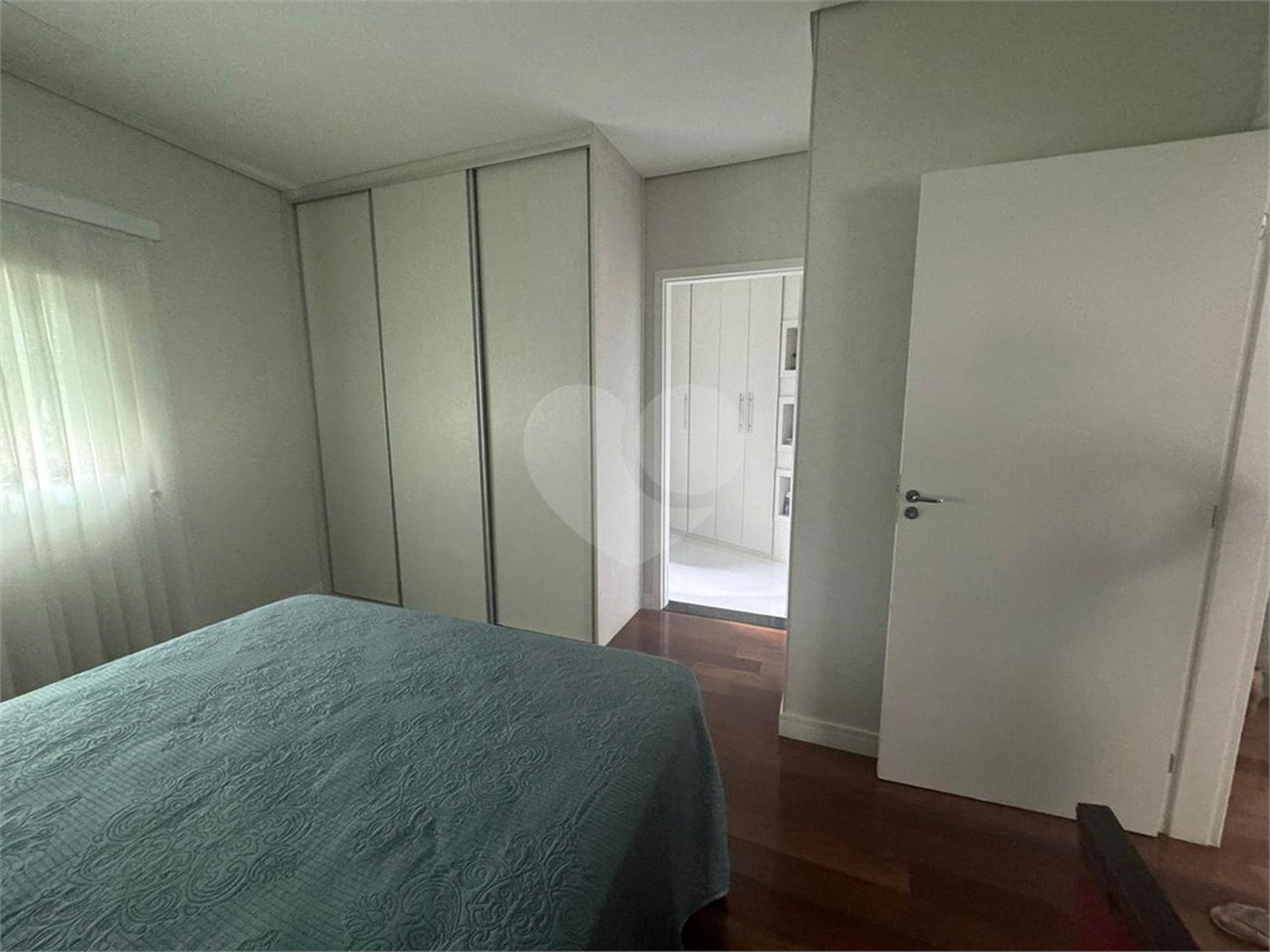 Sobrado à venda com 5 quartos, sendo 3 suítes, em Vila Nivi, São Paulo, SP