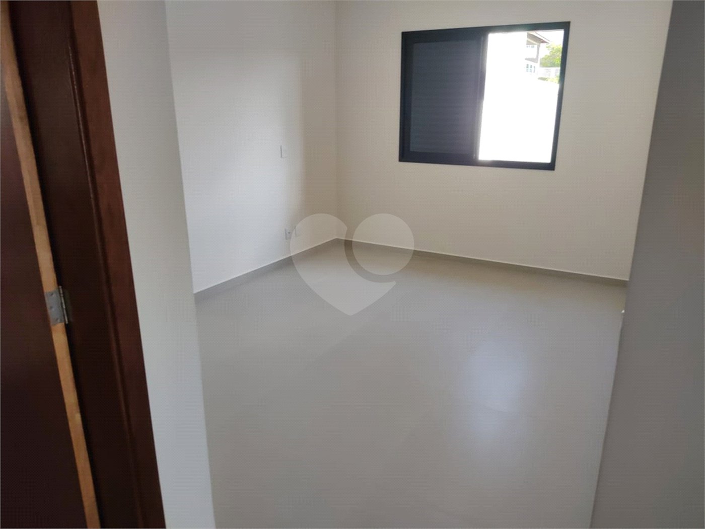 Casa à venda com 3 suítes no condomínio Santa Isabel I, Louveira - SP