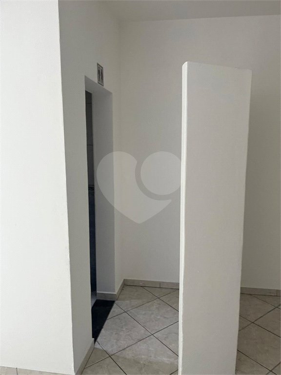 Sala para alugar em Vila Romanópolis, Ferraz de Vasconcelos, SP