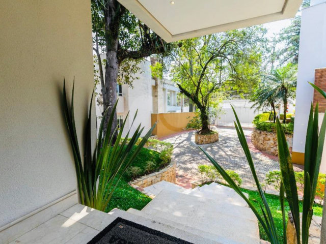 Casa à venda com 4 suítes no condomínio Vila Alba, São Paulo - SP