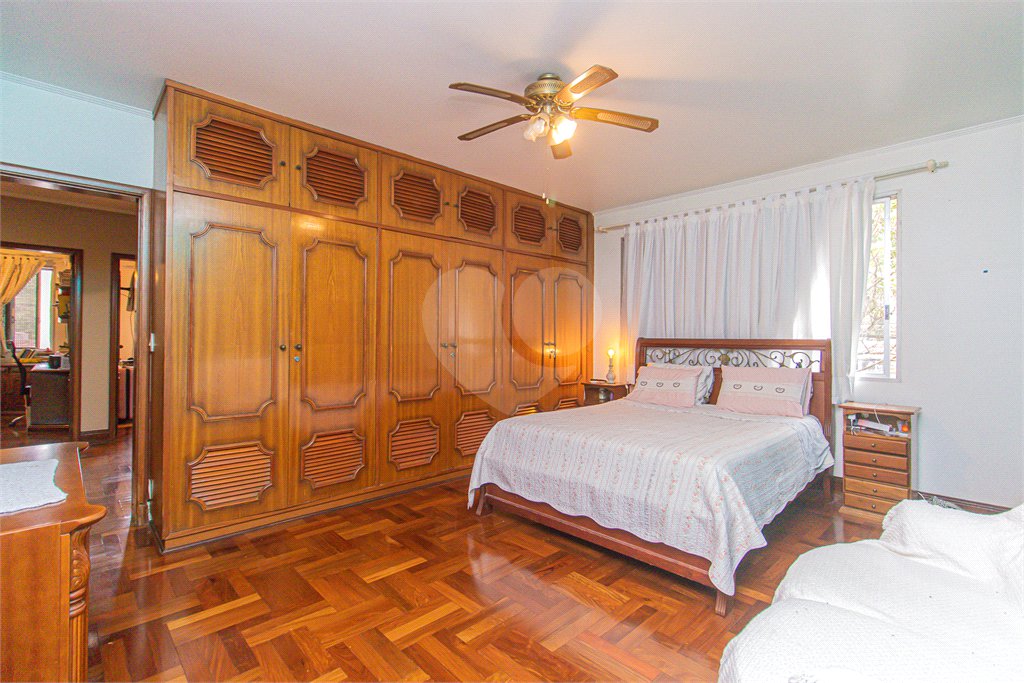 Sobrado à venda com 5 quartos, sendo 2 suítes,  em Granja Julieta, São Paulo, SP