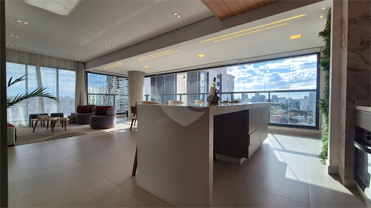 Apartamento à venda com 3 suítes em Jardim Faculdade, Sorocaba, SP