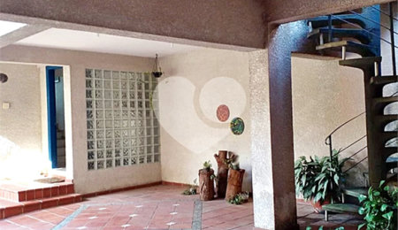 Sobrado à venda com 4 quartos, sendo 3 suítes,  em Tremembé, São Paulo, SP