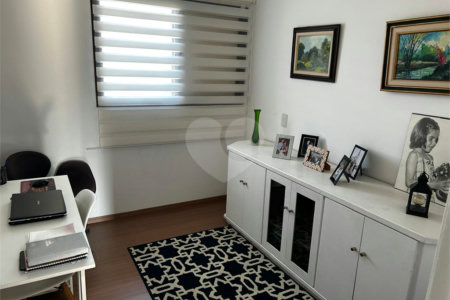 Apartamento à venda com 3 quartos, sendo 1 suíte,  em Vila Andrade, São Paulo, SP