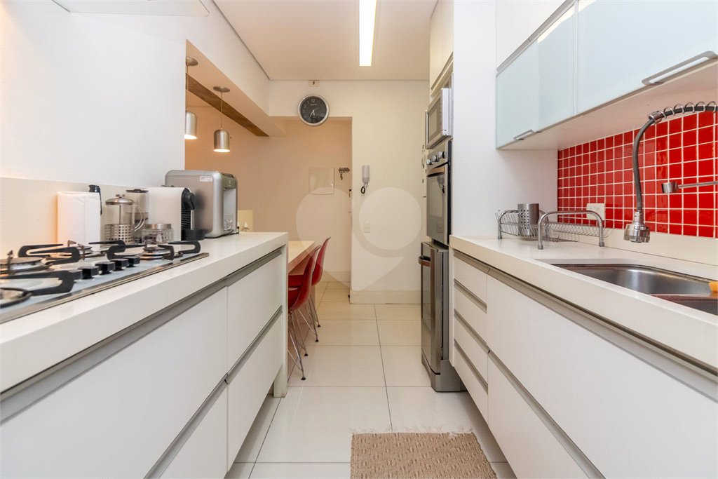 Apartamento à venda com 3 quartos, sendo 1 suíte, em Itaim Bibi, São Paulo, SP