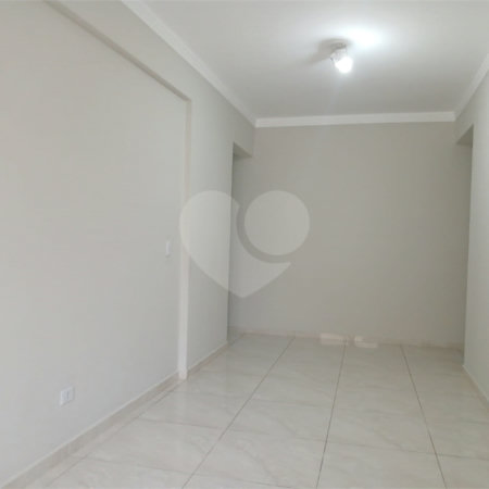 Apartamento para alugar com 2 quartos, sendo 1 suíte, em Jardim Carambeí, São Roque, SP