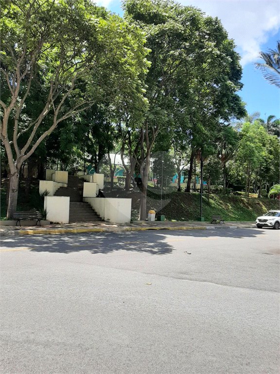 Apartamento à venda com 3 quartos, sendo 1 suíte, em Santo Amaro, São Paulo, SP
