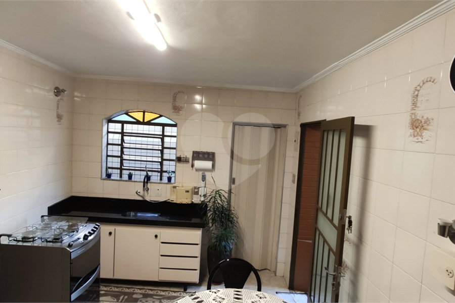 Casa à venda com 4 quartos, sendo 1 suíte, no condomínio Travessa Jacob,38, São Paulo - SP