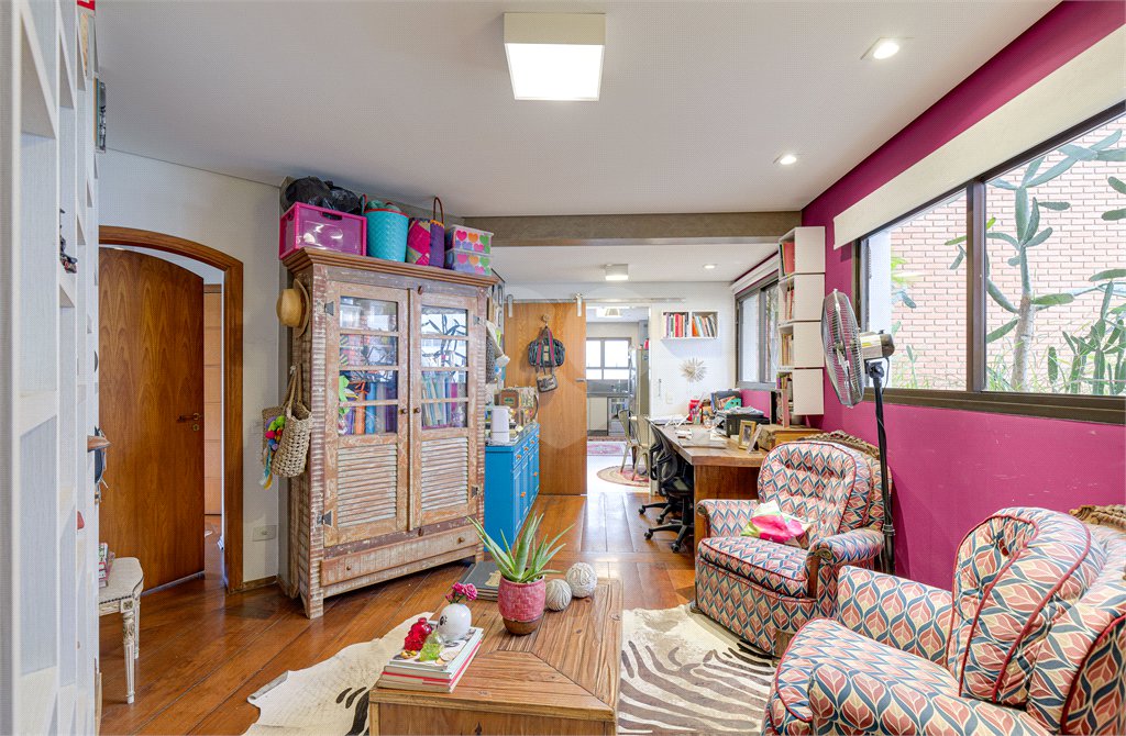 Apartamento à venda com 3 suítes em Campo Belo, São Paulo, SP