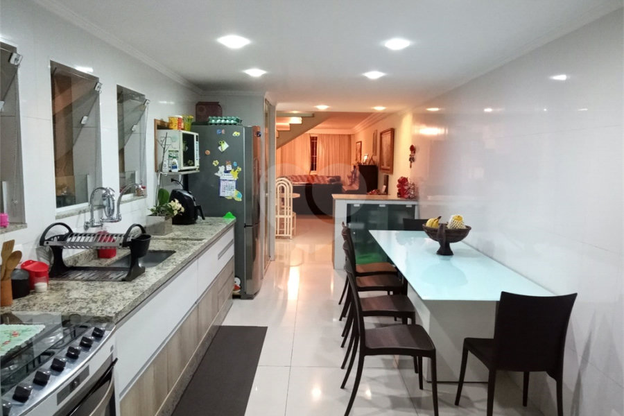 Sobrado à venda com 3 quartos, sendo 1 suíte, em Saúde, São Paulo, SP