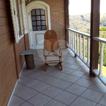 Casa à venda com 6 quartos, sendo 4 suítes, no condomínio Alpes D Ouro, Bom Jesus dos Perdões - SP