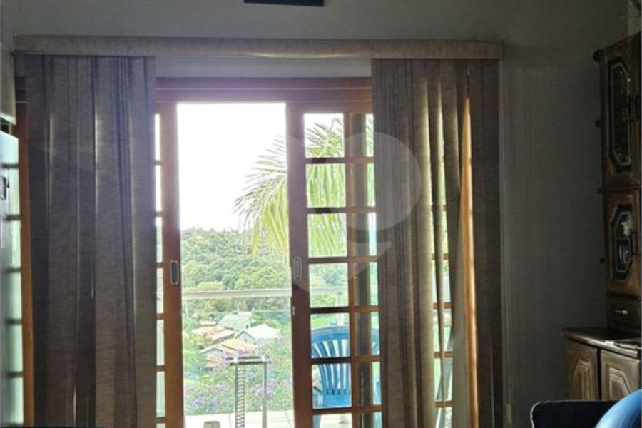 Casa à venda com 3 quartos, sendo 1 suíte, no condomínio Clube de Campo Fazenda Tabarã, Mairiporã - SP