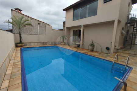 Casa à venda com 3 quartos, sendo 1 suíte, em Jardim Leocádia, Sorocaba, SP