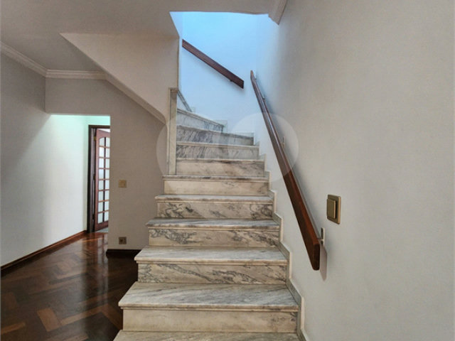 Sobrado à venda com 3 quartos, sendo 1 suíte,  em Vila Constança, São Paulo, SP