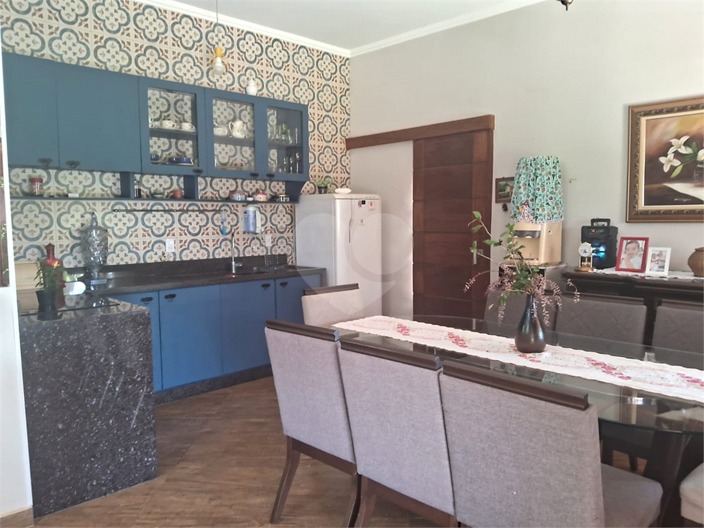 Casa à venda com 5 quartos, sendo 1 suíte, no condomínio Village da Serra, Araçoiaba da Serra - SP