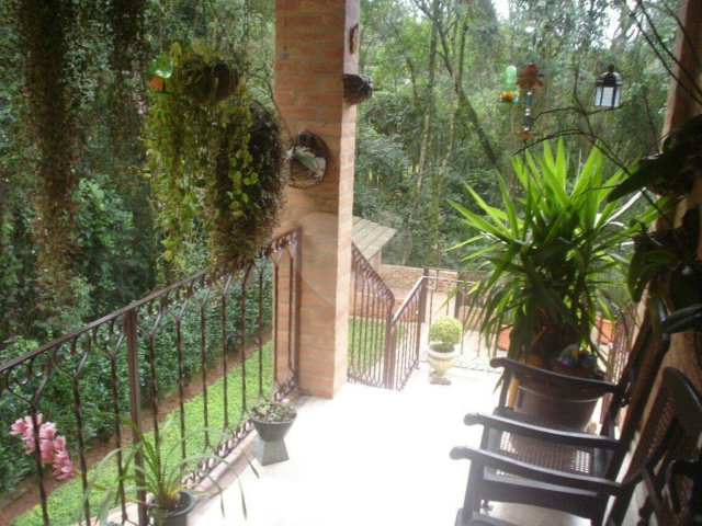 Casa à venda com 3 quartos, sendo 2 suítes,  no condomínio residencial Cantareira-pque Petropolis, Mairiporã - SP