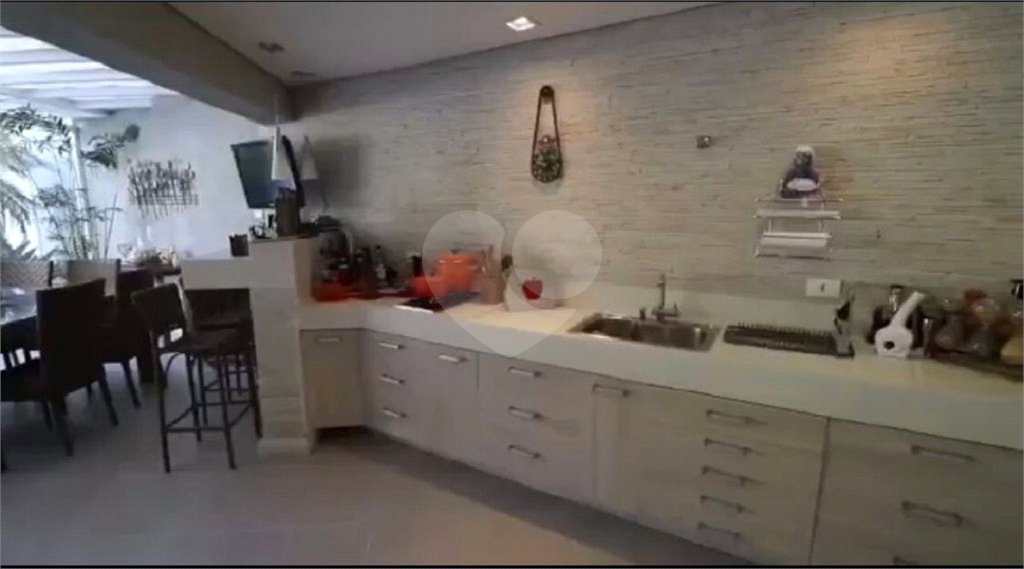 Casa à venda com 5 suítes no condomínio Parque Arco Iris, Atibaia - SP