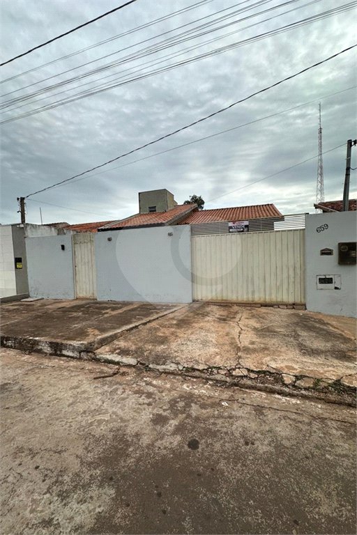 Casa à venda com 4 quartos, sendo 1 suíte, em Residencial Ponta Porã II, Ponta Porã, MS