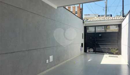 Casa à venda com 3 quartos, sendo 1 suíte,  no condomínio Professora Romilde Nogueira de Sá, São Paulo - SP