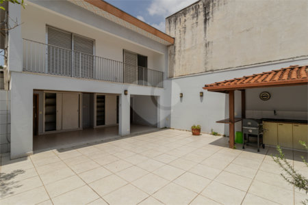 Casa Térrea à venda com 4 quartos, sendo 2 suítes, em Bosque da Saúde, São Paulo, SP
