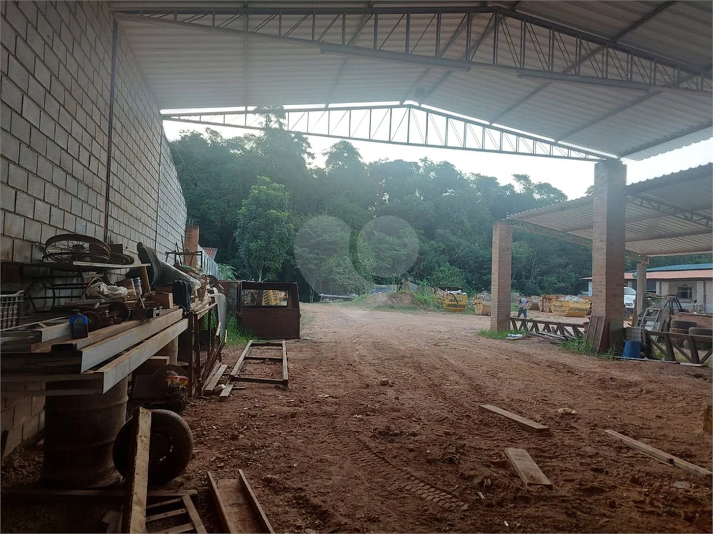 Locação de barracões para Armazenamento" área total de 6000mts - Bairro Abadia - Louveira SP