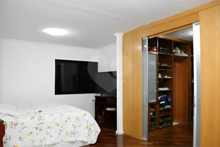 Apartamento à venda com 4 quartos, sendo 3 suítes,  em Real Parque, São Paulo, SP