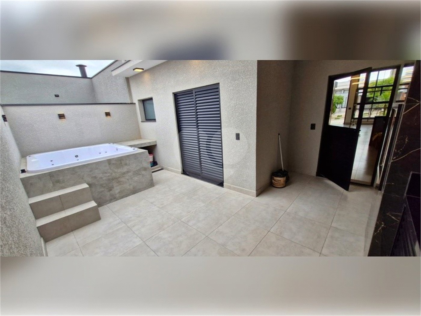 Casa à venda com 3 quartos, sendo 1 suíte, no condomínio Horto Florestal Villagio, Sorocaba - SP