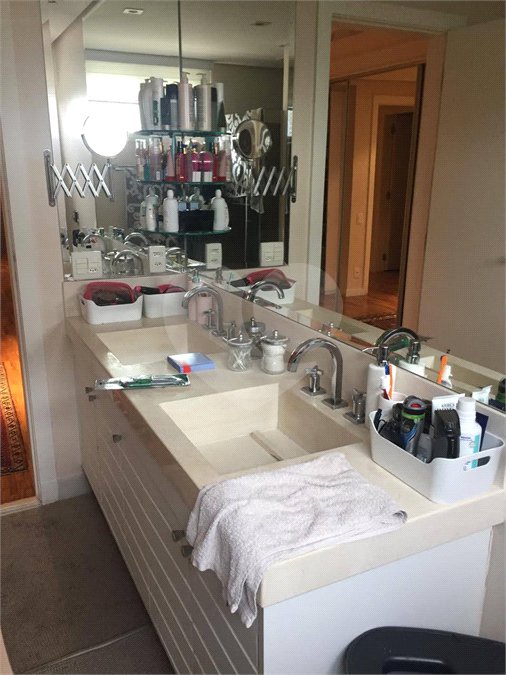 Apartamento à venda ou para alugar com 4 suítes em Santo Amaro, São Paulo, SP