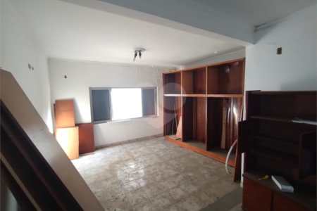 Sobrado à venda com 7 quartos, sendo 6 suítes, em Aclimação, São Paulo, SP