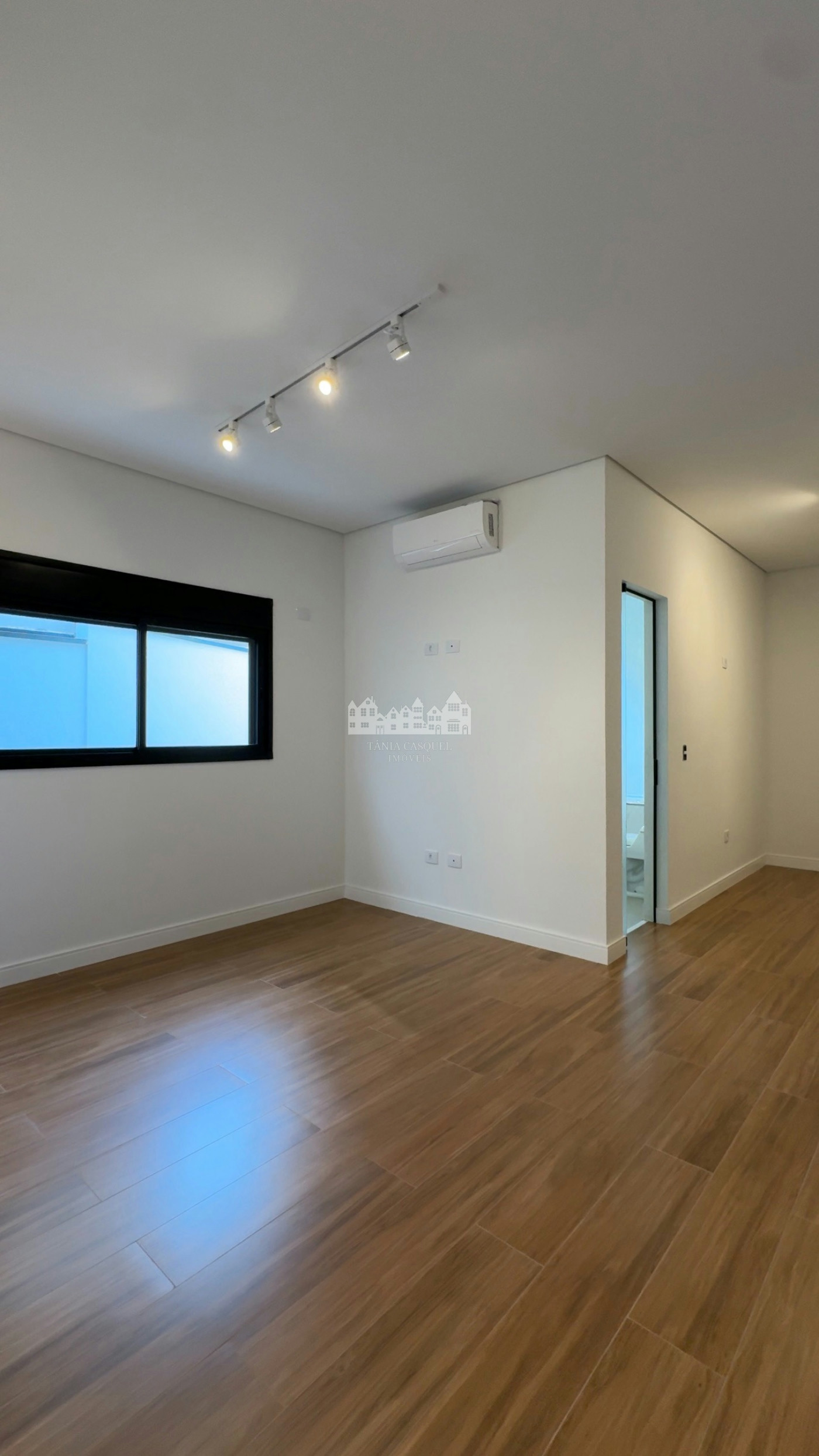 Casa térrea à venda com 3 suítes, em Nova Gardênia, Atibaia - SP