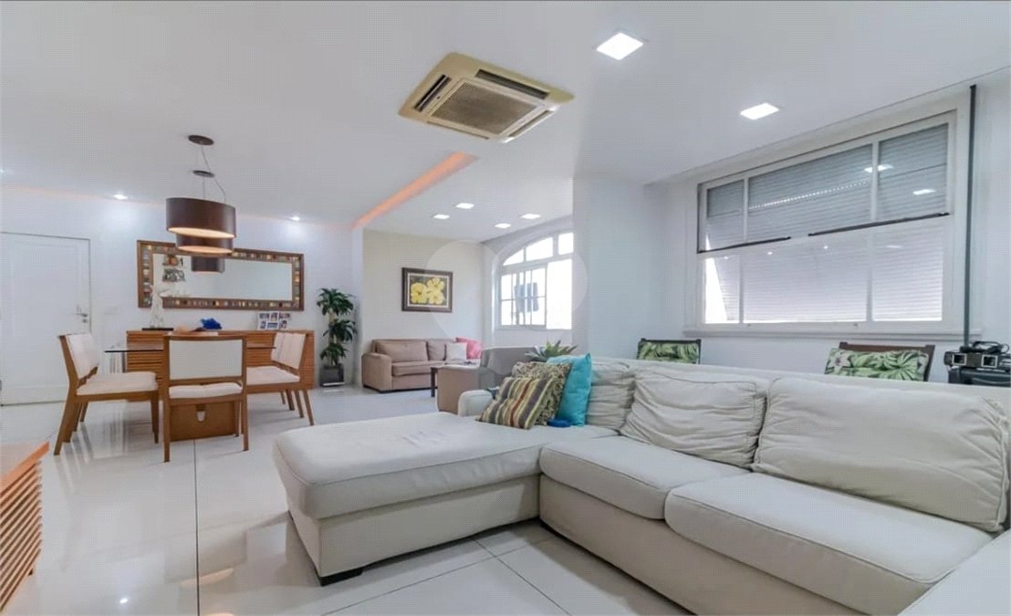Apartamento à venda com 4 quartos, sendo 1 suíte,  em Copacabana, Rio de Janeiro, RJ