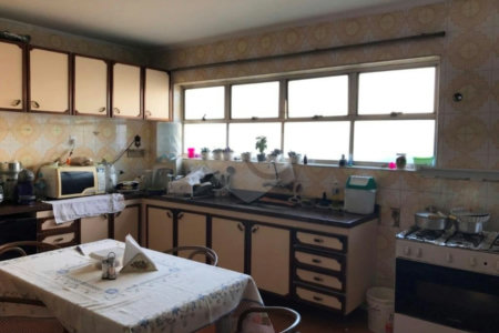 Sobrado à venda com 5 quartos, sendo 1 suíte, em Santa Teresinha, São Paulo, SP