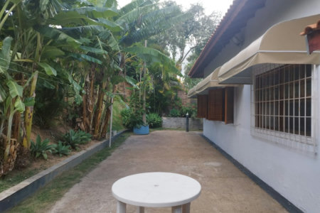 Casa à venda com 3 quartos, sendo 1 suíte, no condomínio Outeiro Das Flores, Itupeva - SP