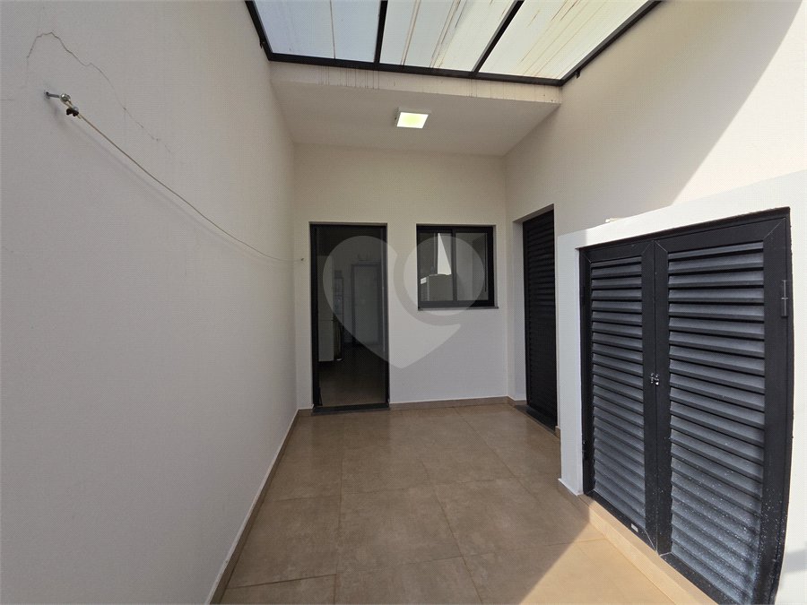 Casa à venda com 3 suítes no condomínio Village Ipanema I, Araçoiaba da Serra - SP