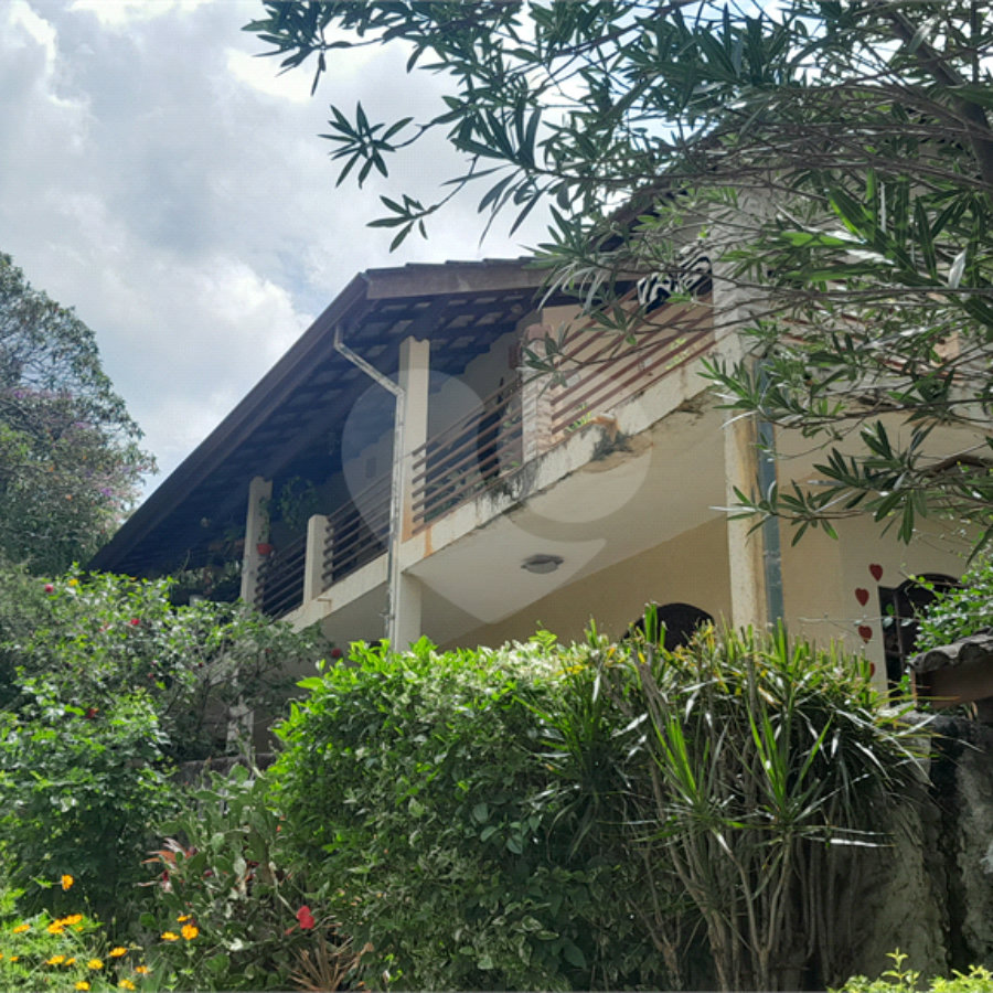 Sobrado à venda com 6 quartos, sendo 4 suítes, em Retiro das Fontes, Atibaia, SP