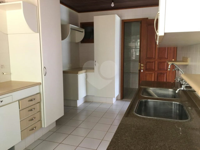 Casa à venda com 5 quartos, sendo 4 suítes,  no condomínio Cantareira, Mairiporã - SP