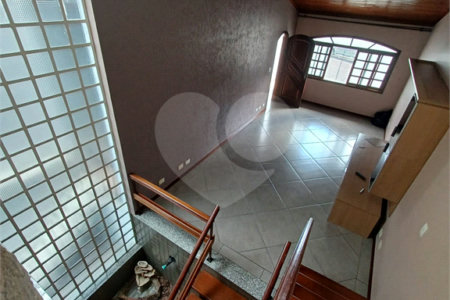 Sobrado à venda com 3 quartos, sendo 1 suíte,  em Jardim Pinheiros, São Paulo, SP