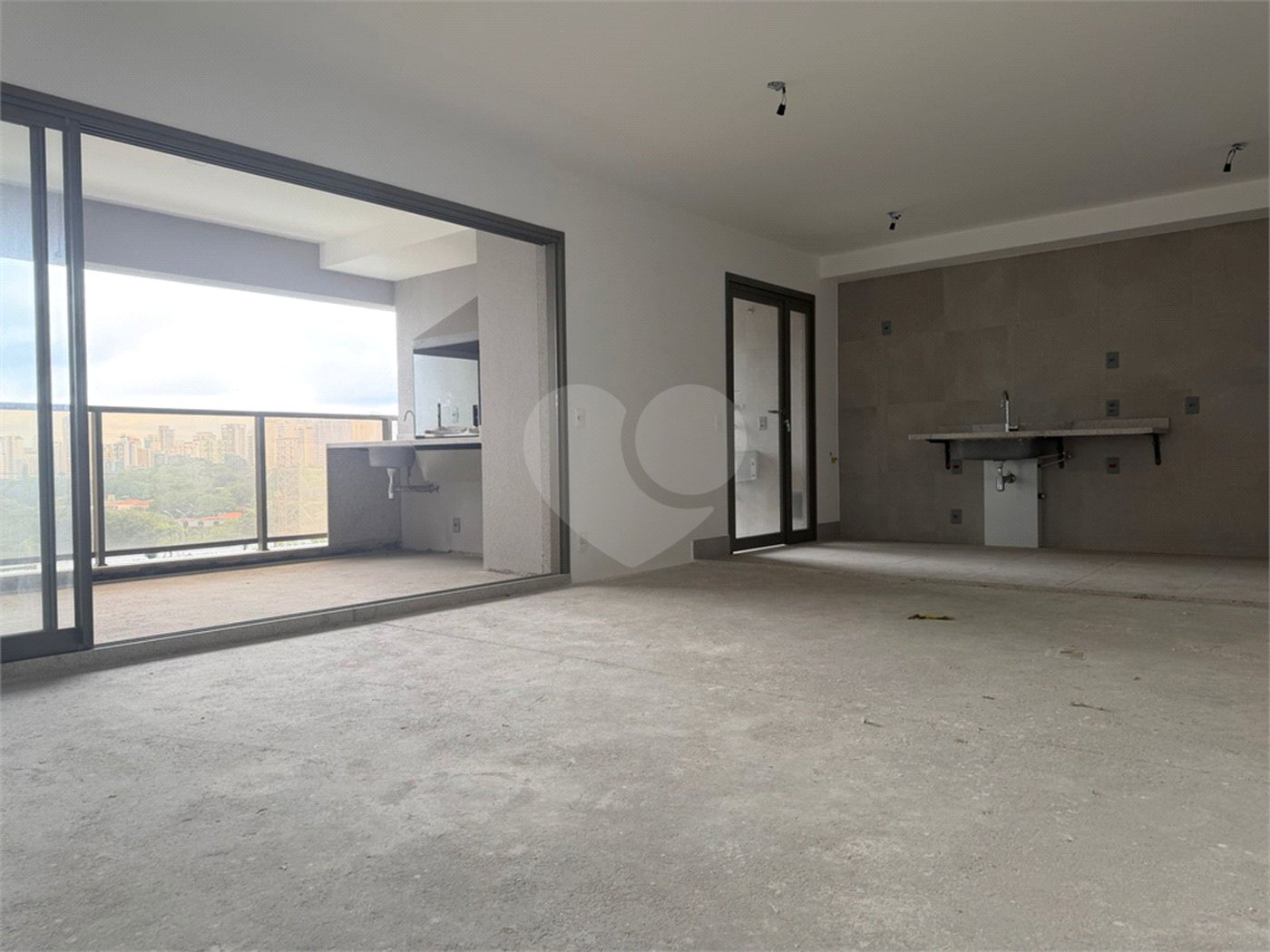 Apartamento à venda com 3 suítes em Campo Belo, São Paulo, SP