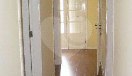 Sobrado à venda com 3 quartos, sendo 2 suítes,  em Vila Paulicéia, São Paulo, SP