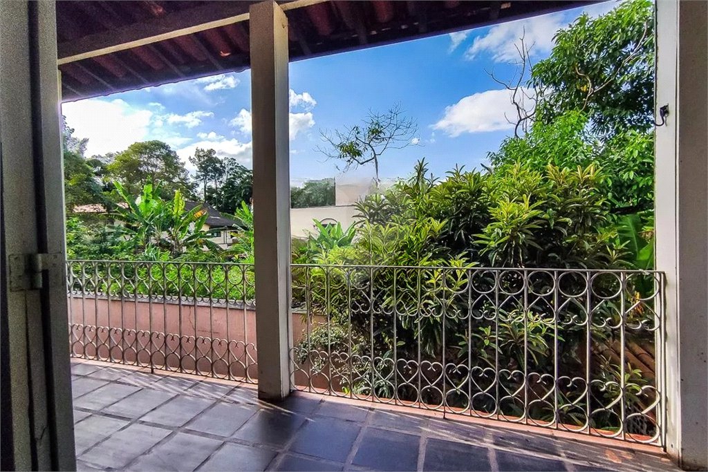 Sobrado à venda com 4 quartos, sendo 2 suítes,  em Jardim Morumbi, São Paulo, SP