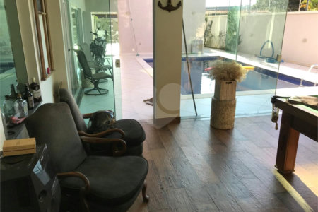 Casa à venda com 5 quartos, sendo 3 suítes, em Loteamento Jardim Morumbi, Atibaia, SP