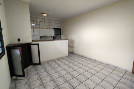 Casa para alugar com 4 quartos, sendo 1 suíte, em Vila Judite, Itapetininga, SP