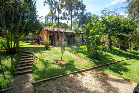 Chácara à venda com 3 quartos, sendo 1 suíte, em Marmeleiro, São Roque, SP