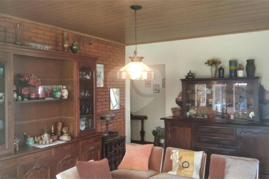 Casa à venda com 5 quartos, sendo 3 suítes, no condomínio Alpes da Cantareira, Mairiporã - SP