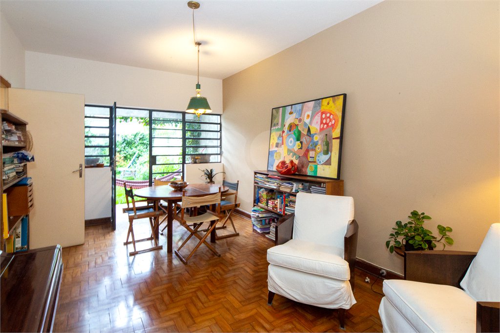 Casa à venda com 3 quartos, sendo 1 suíte, em Alto da Boa Vista, São Paulo, SP