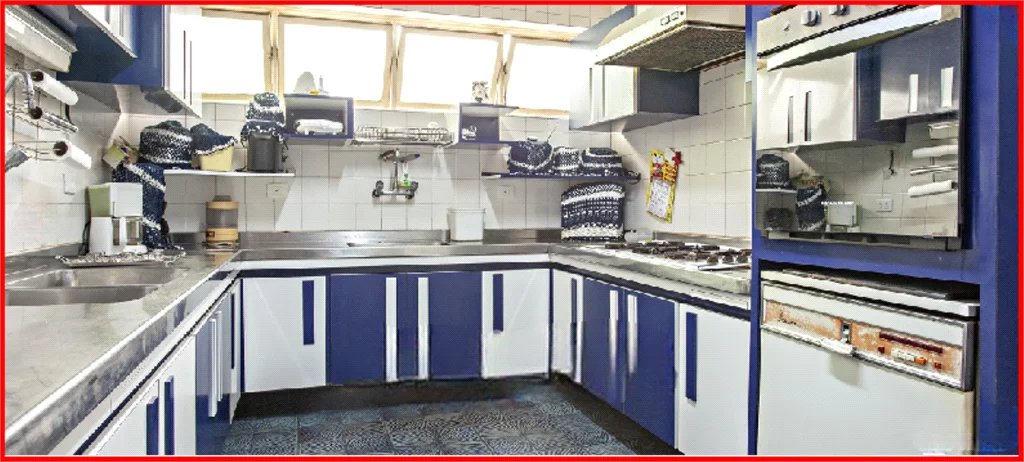 Casa à venda com 3 quartos, sendo 1 suíte, em Pinheiros, São Paulo, SP