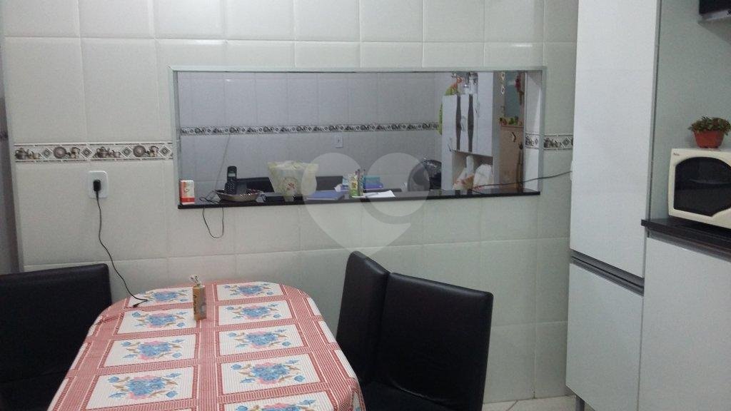 Sobrado à venda com 3 quartos em Parque Peruche, São Paulo, SP