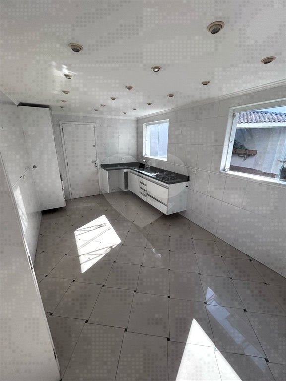 Sobrado à venda com 4 quartos, sendo 2 suítes,  em Tremembé, São Paulo, SP