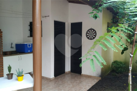 Sobrado à venda com 3 quartos, sendo 1 suíte, em Bosque da Saúde, São Paulo, SP